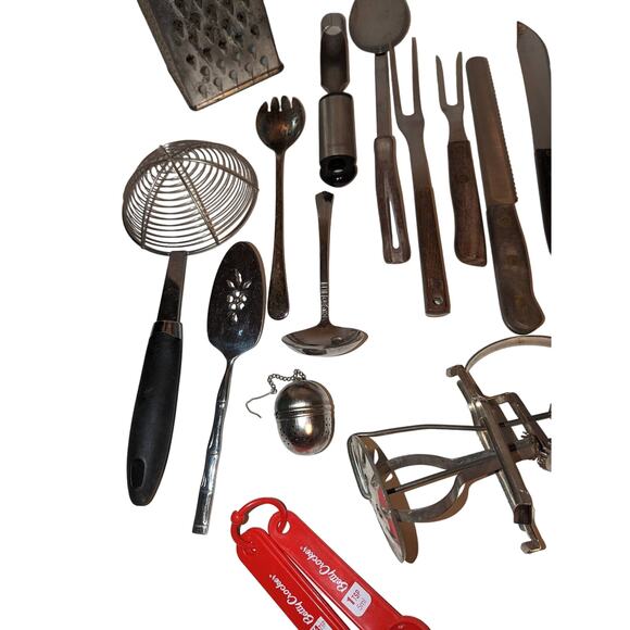 Vintage Antique Kitchen Utensils Farmhouse Rustic Primitive Hand Mixer Bromwell - Picture 4 of 15